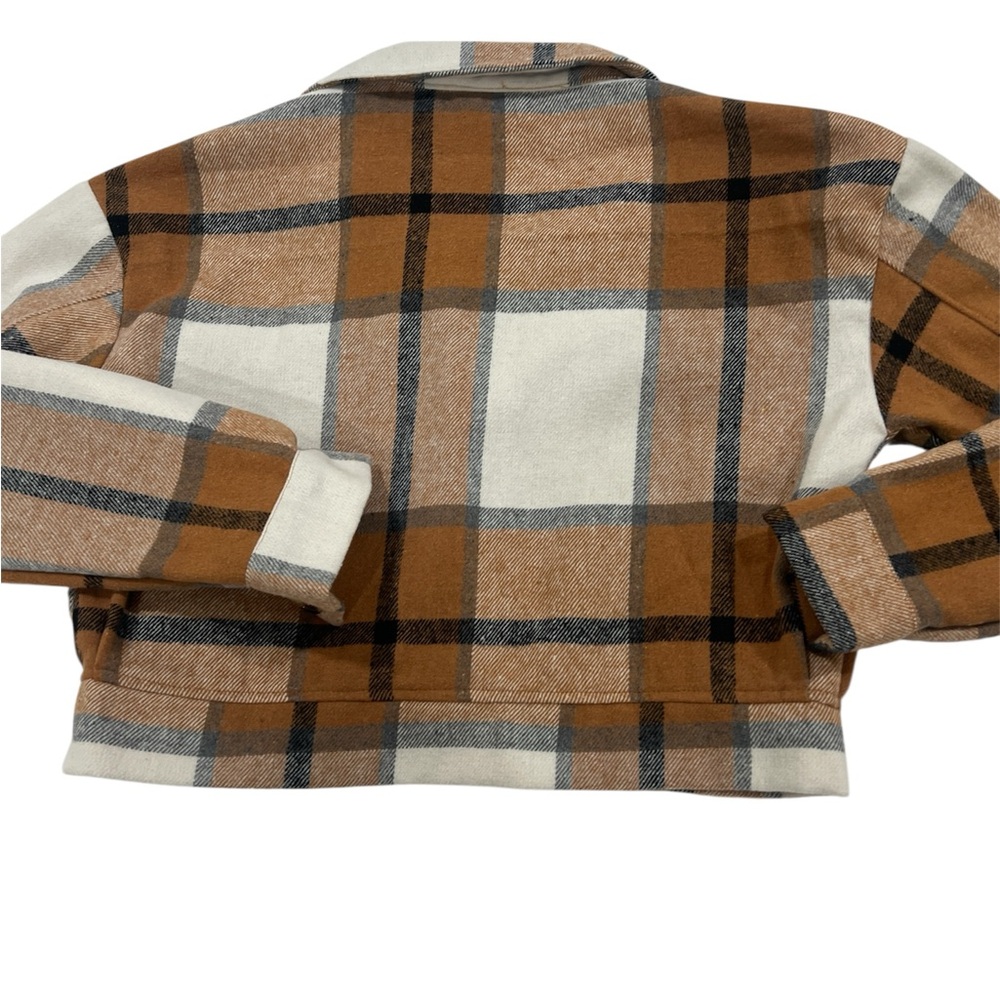 Plaid Button-Up Cropped Jacket - Picture 3 of 9